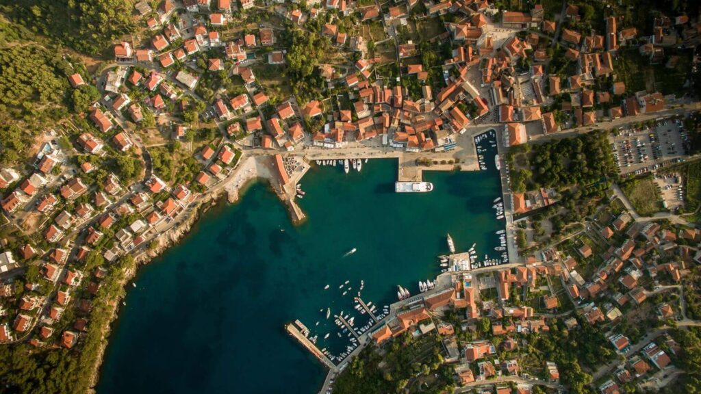 Aero Photography Grant Ritchie YRF3nhuZ81s Unsplash 1024x576